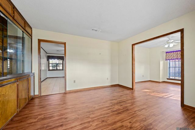 10815 Stanley Aubin Ln, Baton Rouge, LA 70816