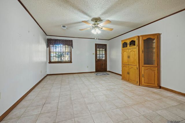 10815 Stanley Aubin Ln, Baton Rouge, LA 70816