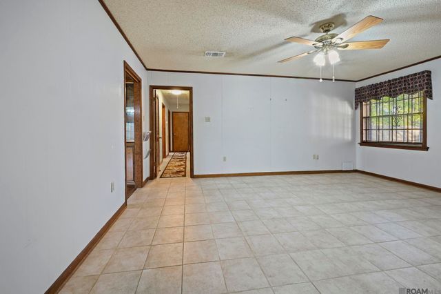 10815 Stanley Aubin Ln, Baton Rouge, LA 70816