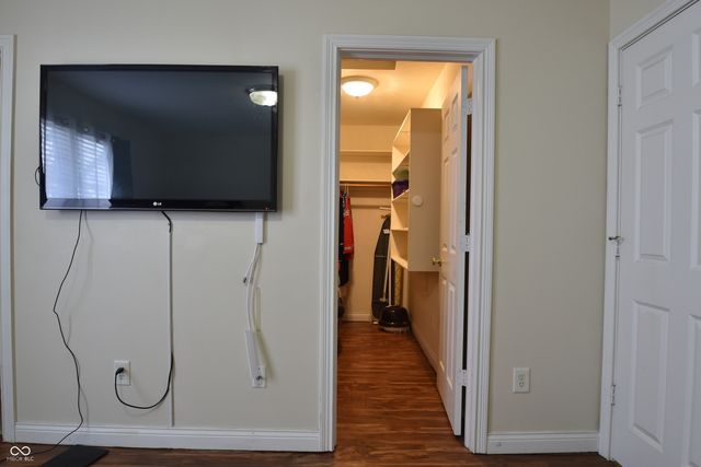 1830 Brook Crossing Way, Indianapolis, IN 46229