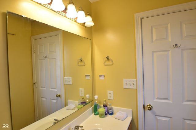 1830 Brook Crossing Way, Indianapolis, IN 46229