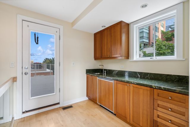 430 E North Water Street A, Chicago, IL 60611