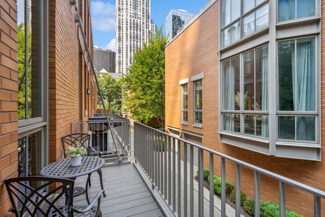 430 E North Water Street A, Chicago, IL 60611