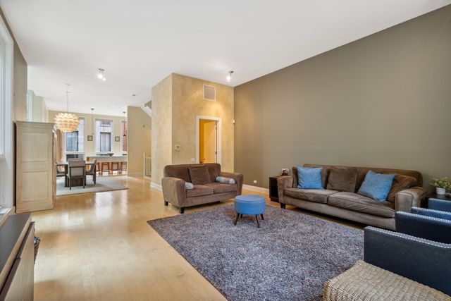 430 E North Water Street A, Chicago, IL 60611