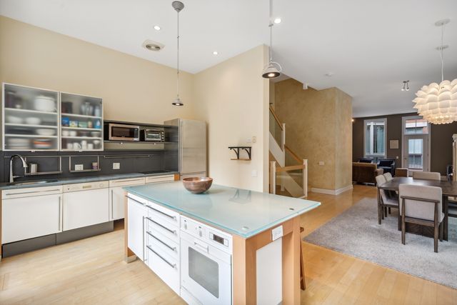 430 E North Water Street A, Chicago, IL 60611