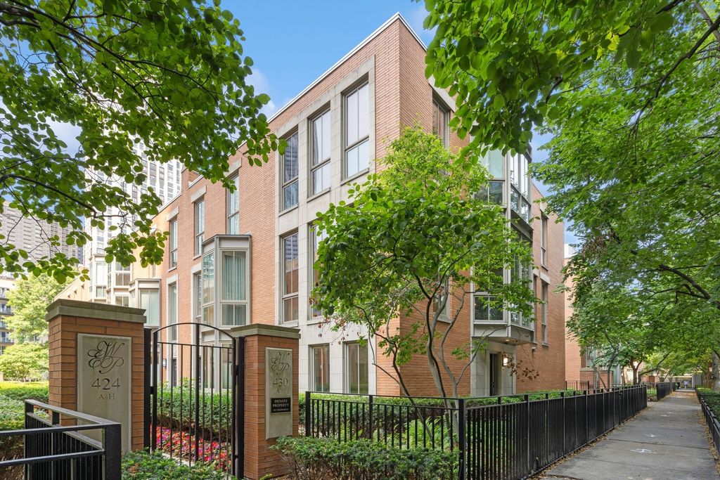 430 E North Water Street A, Chicago, IL 60611