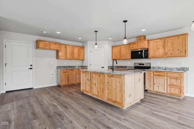171 SE Champagne Court, Grants Pass, OR 97527