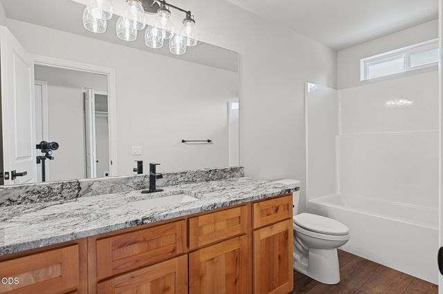 171 SE Champagne Court, Grants Pass, OR 97527