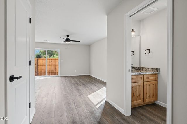 171 SE Champagne Court, Grants Pass, OR 97527