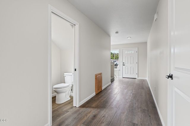 171 SE Champagne Court, Grants Pass, OR 97527