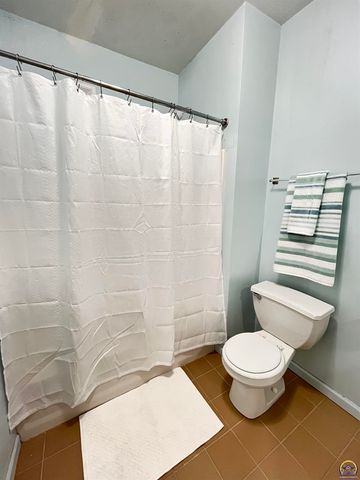 215 E 8th Ave, Emporia, KS 66801