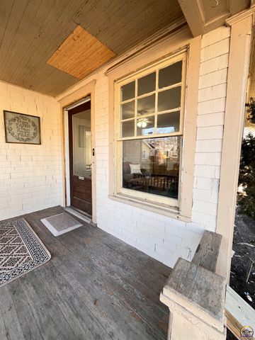 215 E 8th Ave, Emporia, KS 66801