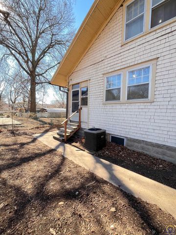 215 E 8th Ave, Emporia, KS 66801