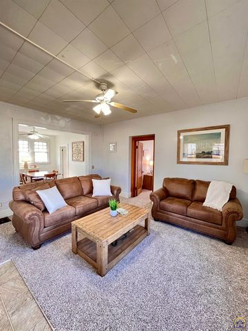 215 E 8th Ave, Emporia, KS 66801