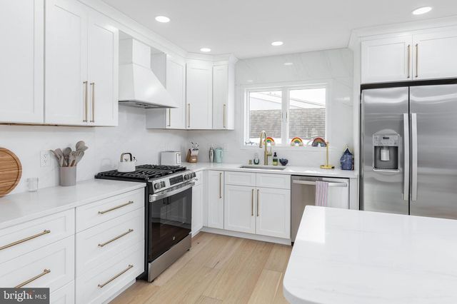 400 E 3RD AVENUE D, North Wildwood, NJ 08260