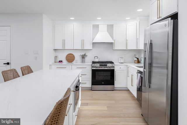 400 E 3RD AVENUE D, North Wildwood, NJ 08260