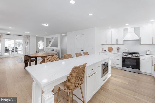 400 E 3RD AVENUE D, North Wildwood, NJ 08260