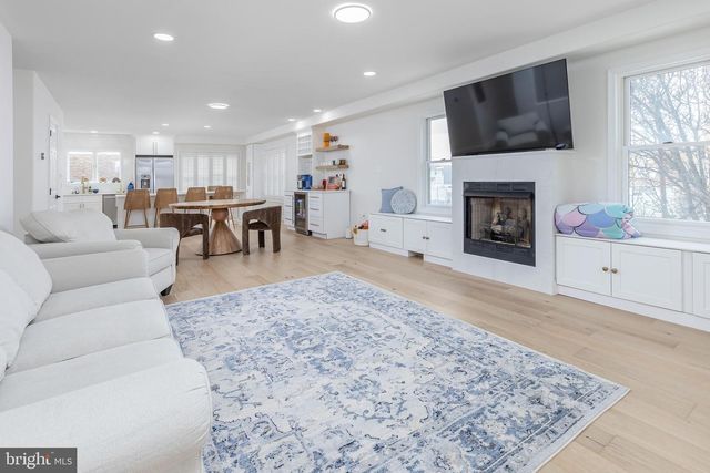 400 E 3RD AVENUE D, North Wildwood, NJ 08260