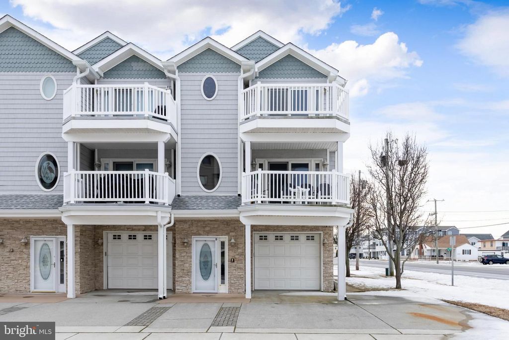 400 E 3RD AVENUE D, North Wildwood, NJ 08260