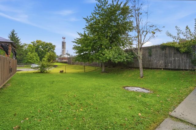 5889 Willow Oak Lane, Green Twp, OH 45239