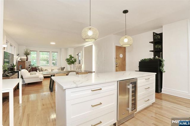 427 Stockton Place 2, Englewood, NJ 07631