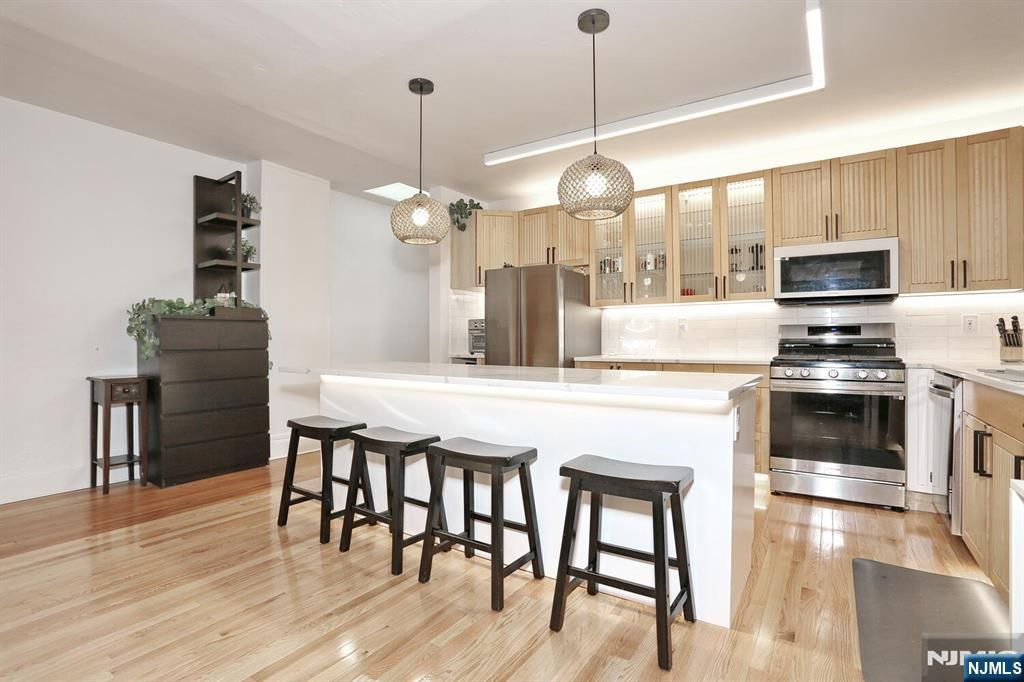 427 Stockton Place 2, Englewood, NJ 07631
