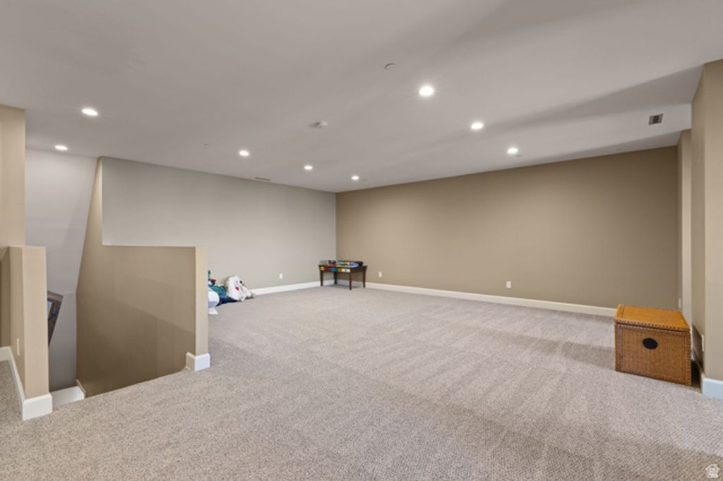 Image 110 of property listing at 14249 S CANYON VINE CV, Draper, UT 84020