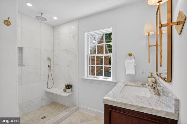 2921 LEGATION ST NW, Washington, DC 20015