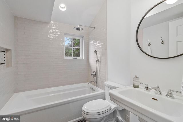 2921 LEGATION ST NW, Washington, DC 20015