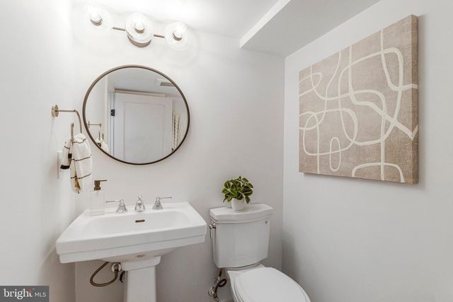 2921 LEGATION ST NW, Washington, DC 20015