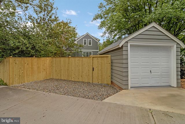 2921 LEGATION ST NW, Washington, DC 20015