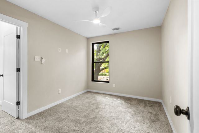 957 Woods Avenue, Fort Worth, TX 76102