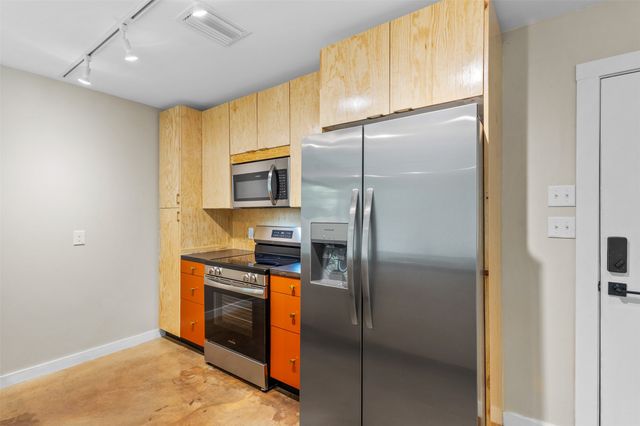 957 Woods Avenue, Fort Worth, TX 76102
