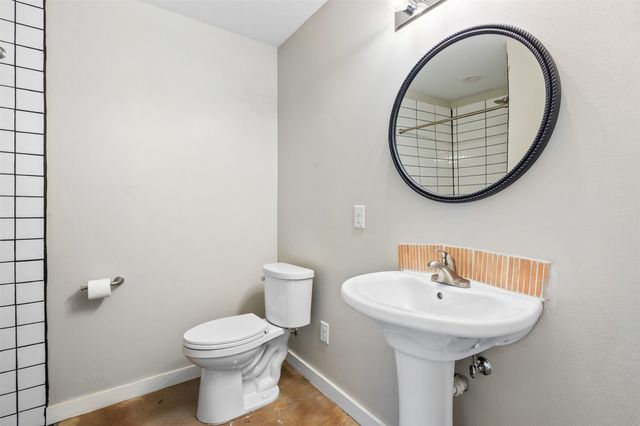 957 Woods Avenue, Fort Worth, TX 76102