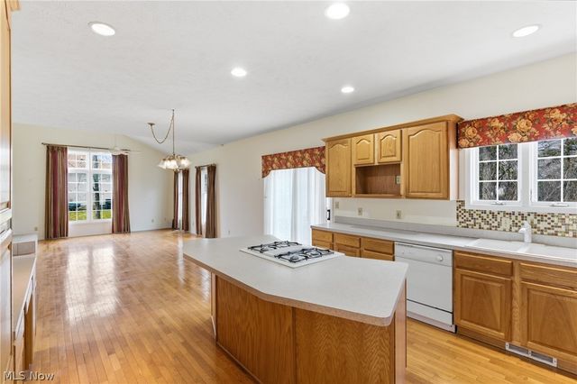 25684 Tryon Road, Oakwood Village, OH 44146