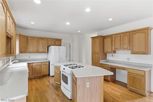 25684 Tryon Road, Oakwood Village, OH 44146