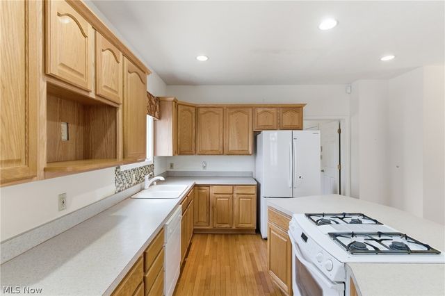 25684 Tryon Road, Oakwood Village, OH 44146