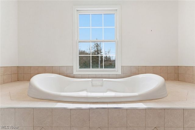 25684 Tryon Road, Oakwood Village, OH 44146