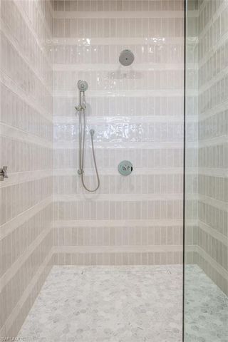 190 7TH AVE N, Naples, FL 34102