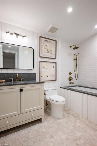 190 7TH AVE N, Naples, FL 34102