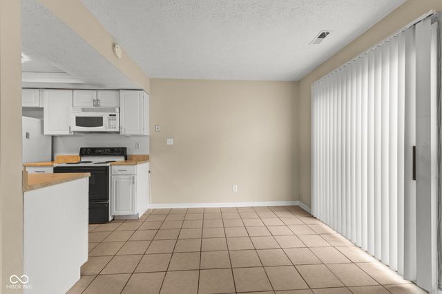 3025 Arrow Wood Lane, Indianapolis, IN 46214