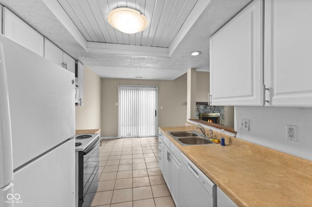 3025 Arrow Wood Lane, Indianapolis, IN 46214