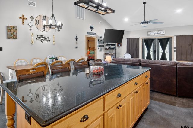 7400 CR 4726, Wolfe City, TX 75496