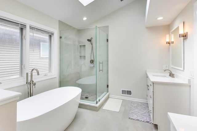 2720 N Magnolia Avenue, Chicago, IL 60614