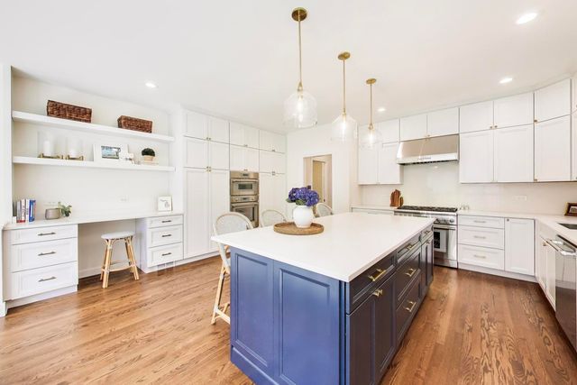 2720 N Magnolia Avenue, Chicago, IL 60614