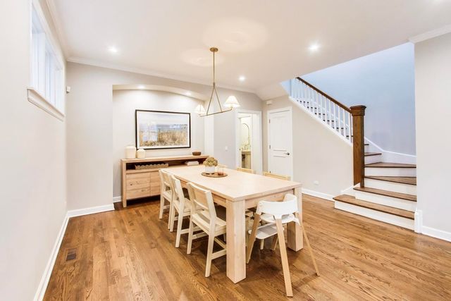 2720 N Magnolia Avenue, Chicago, IL 60614