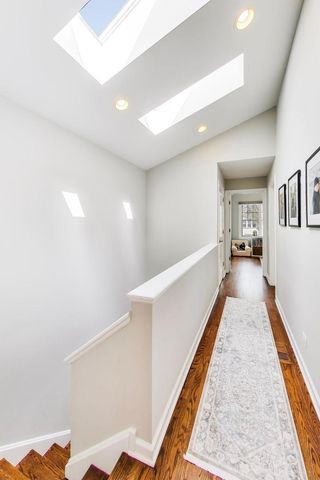 2720 N Magnolia Avenue, Chicago, IL 60614