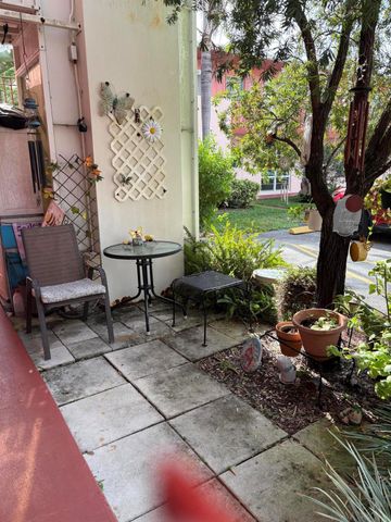 26 Golf'S Edge B, West Palm Beach, FL 33417