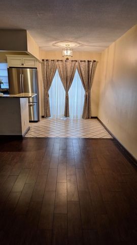 26 Golfs Edge B, West Palm Beach, FL 33417