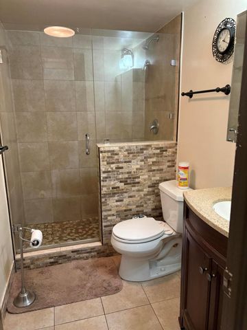 26 Golf'S Edge B, West Palm Beach, FL 33417